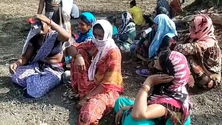 सोलापुरातल्या मार्डी गावातल्या शेततळ्यात बुडून तीन मुलींचा मृत्यू… Mumbai Tak