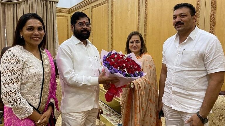 चर्चा तर होणारच! स्मिता ठाकरे मुख्यमंत्री एकनाथ शिंदेंच्या भेटीला Mumbai Tak