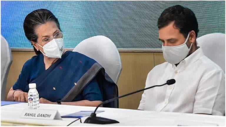 काँग्रेसमध्ये मोठ्या बदलाचे संकेत! सोनिया गांधींनी ५ जणांवर सोपवली महत्त्वाची जबाबदारी Mumbai Tak