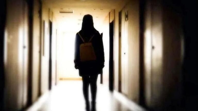 Palghar Gangrape case : मित्रावर विश्वास ठेवला अन् झाला घात, 8 नराधमांनी रात्रभर… Mumbai Tak