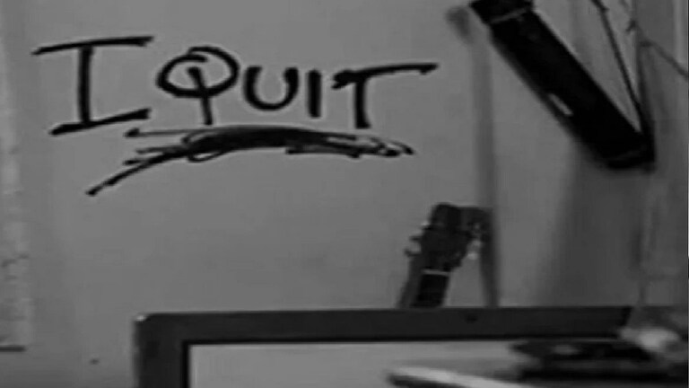 धक्कादायक! न्यूड फोटो व्हायरल करण्याची धमकी दिल्याने पुण्यात १९ वर्षीय तरूणाची आत्महत्या Mumbai Tak