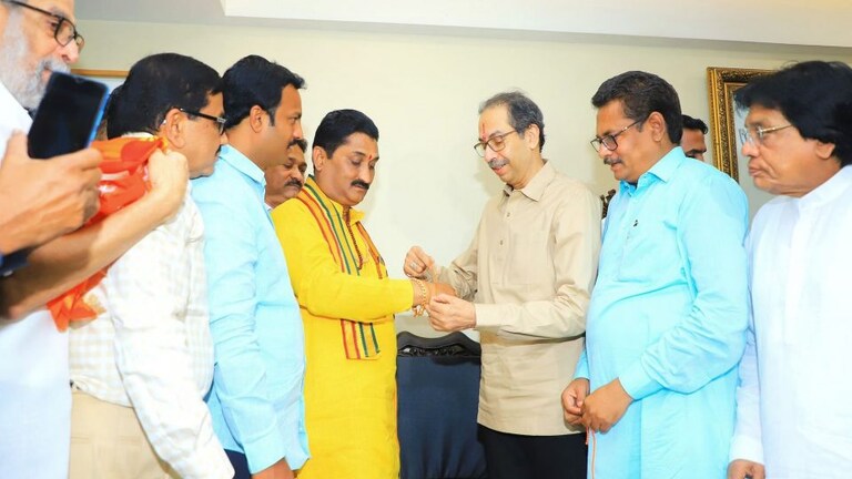 उद्धव ठाकरे यांनी संत सेवालाल महाराजांचा प्रसाद नाकारला? : भाजपनं निशाणा साधत केला निषेध Mumbai Tak