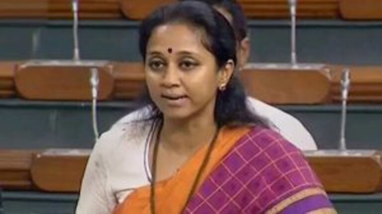 Supriya Sule: “मला मुख्यमंत्री एकनाथ शिंदेंची खूप काळजी वाटते, देवेंद्र फडणवीस…” Mumbai Tak