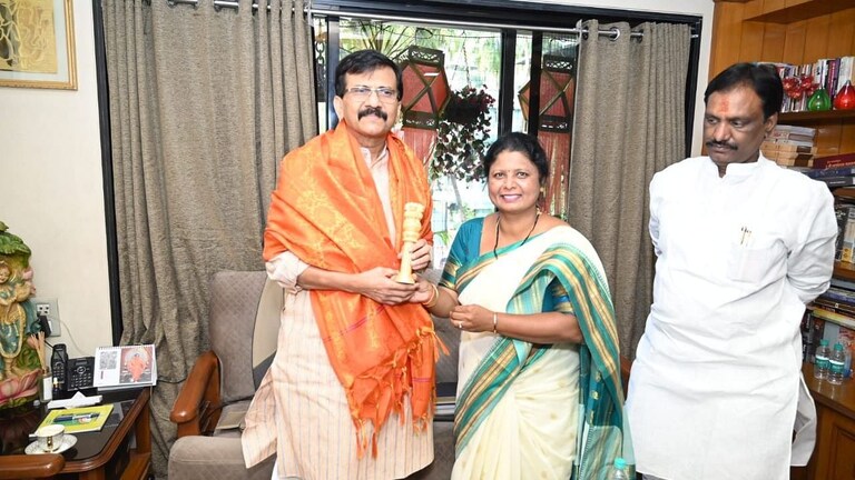 Sushma Andhare : संजय राऊत तुरुंगातून परतल्याने शिवसेनेची ताकद दहापटीने वाढली आहे Mumbai Tak