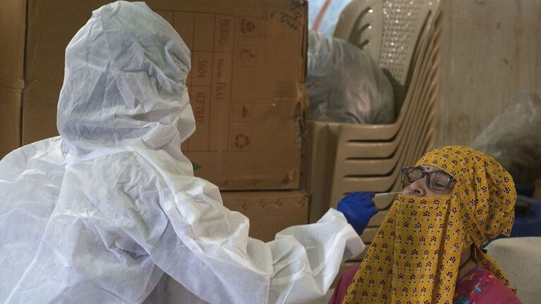 सलग दुसऱ्या दिवशी राज्यात १५ हजारापेक्षा जास्त कोरोनाचे रुग्ण Mumbai Tak