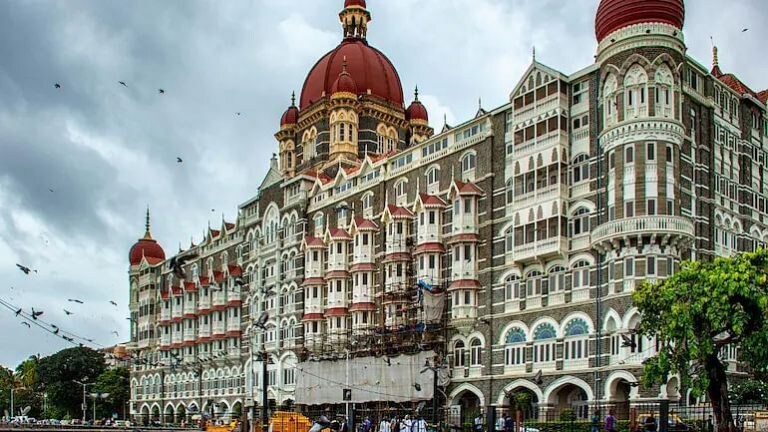 एका खासदारासाठी लाखो रुपयांची उधळण, बघा ट्रायडंट-ताजमधील एका रुमचे भाडे किती? Mumbai Tak