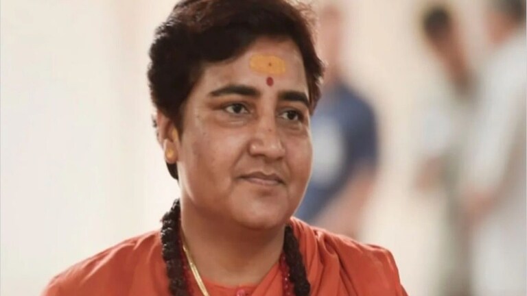 प्रज्ञा सिंह ठाकूरांची प्रकृती खालावली,एअरलिफ्ट करून आणलं मुंबईत Mumbai Tak