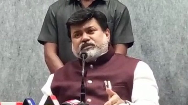 शिवसेनेचे मंत्री उदय सामंत म्हणतात, ‘मी राज्यपालांचा लाडका मंत्री’ Mumbai Tak