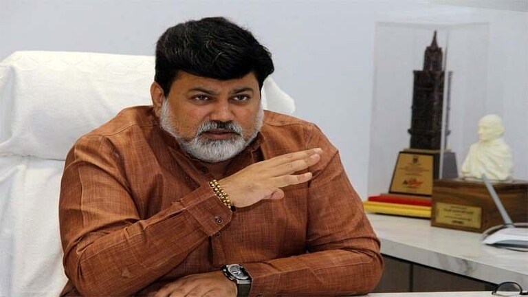 Uday Samant : प्रकल्प नेमके कोणामुळे गेले? माजी न्यायाधीशांची समिती करणार चौकशी Mumbai Tak