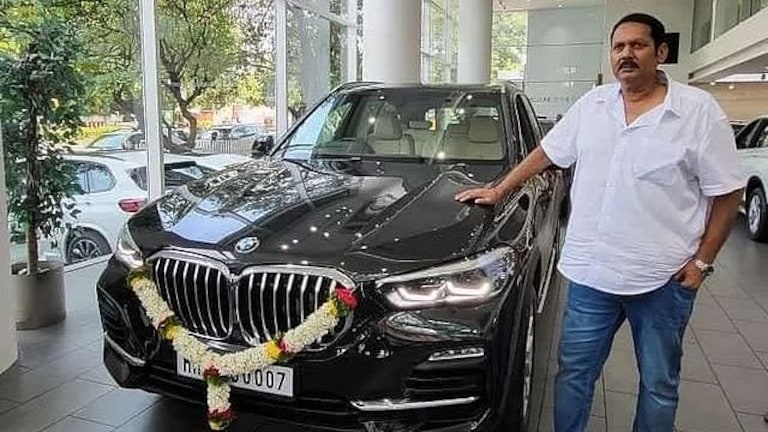 भाजप खासदार उदयनराजे भोसलेंनी घेतली कार, मग चर्चा तर होणारच! Mumbai Tak