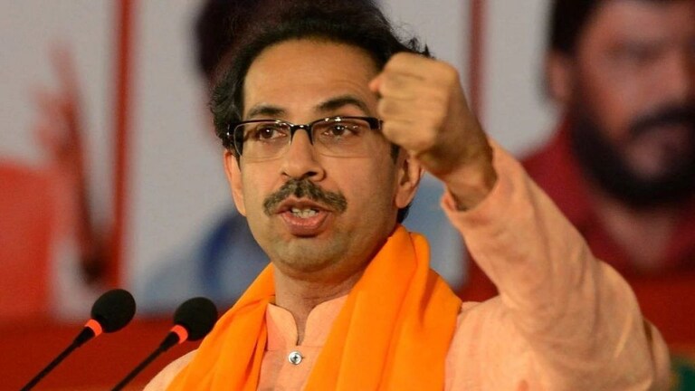 Uddhav Thackeray : “आपल्या हातून भगवा खेचणं दूरच, कुणी हात लावायचा प्रयत्न केला….” Mumbai Tak