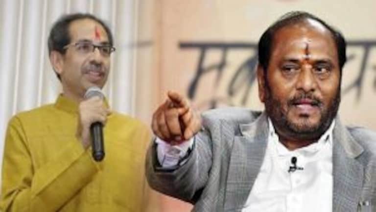 शिवसेना फुटत असताना उद्धव ठाकरेंची साथ सोडणाऱ्या रामदास कदम यांचा राजकीय प्रवास कसा आहे? Mumbai Tak