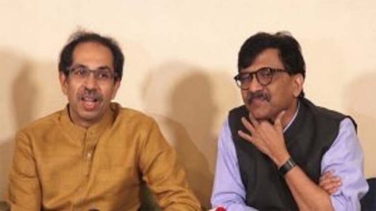Uddhav Thackeray : संजय राऊत यांचा मला अभिमान आहे, ते स्पष्ट बोलतात म्हणूनच त्यांना अटक Mumbai Tak