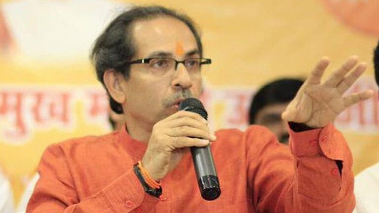घंटाधारी हिंदुत्ववाद्यांनी आम्हा गदाधारी हिंदुत्ववाद्यांना शिकवू नये-उद्धव ठाकरे Mumbai Tak