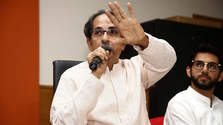 संजय राठोडांच्या राजीनाम्यावर ठाकरे निर्णय घेणार? सेनेची आज बैठक Mumbai Tak