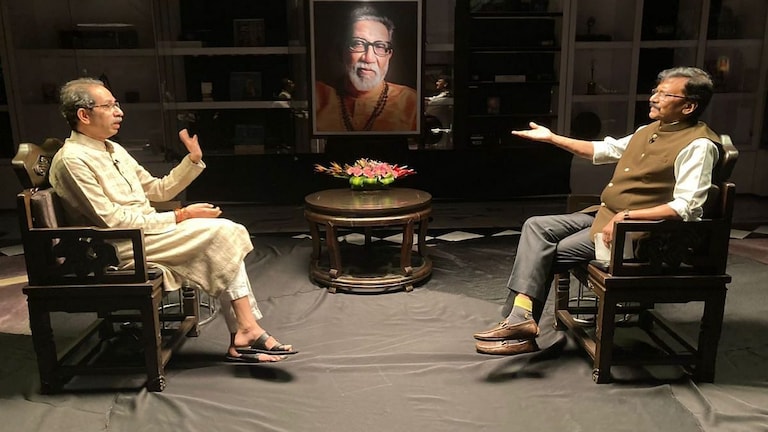 उद्धव ठाकरे फुटीर गटाची मागणी मान्य करणार?, मुलाखतीत सर्व प्रश्नांची उत्तरं मिळणार… Mumbai Tak