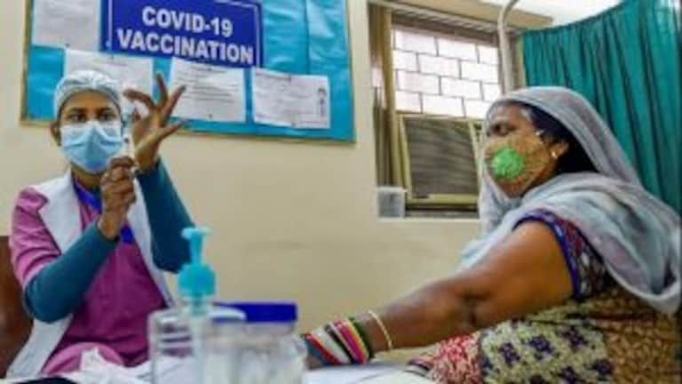 दुसऱ्या टप्प्यात लसीकरणासाठी ‘हे’ आहेत नियम,लस निवडीचा पर्याय आहे? Mumbai Tak