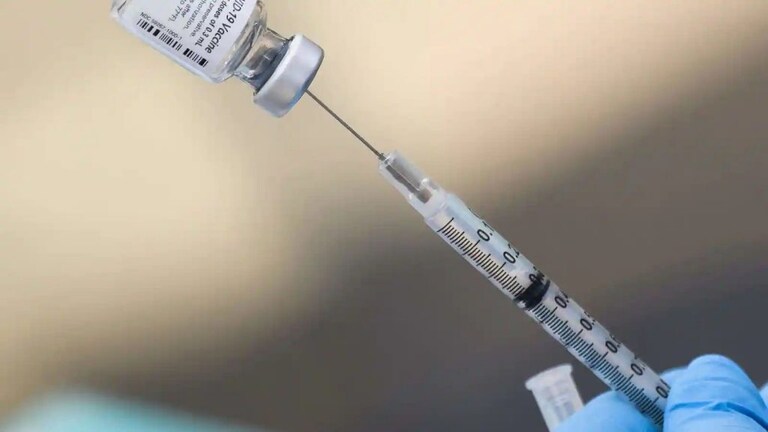 मोठी बातमी! 3 जानेवारीपासून 15 ते 18 या वयोगटातील मुलांना मिळणार कोरोना प्रतिबंधक लस Mumbai Tak