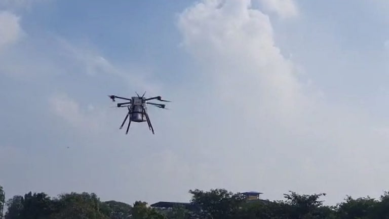 अवघ्या 10 मिनिटांत ड्रोनने पोहोचवली लस! महाराष्ट्रातील पहिला प्रयोग ठरला यशस्वी Mumbai Tak