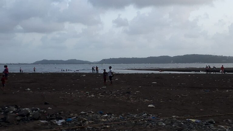 वसईच्या सुरूची समुद्र किनारी दोन तरूण बुडाले, लॉकडाऊनमधलं पर्यटन बेतलं जिवावर Mumbai Tak