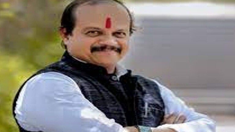 Vasant More: ‘एखादा सेनापती नसला म्हणून..’, बालाजीहून परतल्यावर वसंत मोरेंची पहिली मुलाखत Mumbai Tak