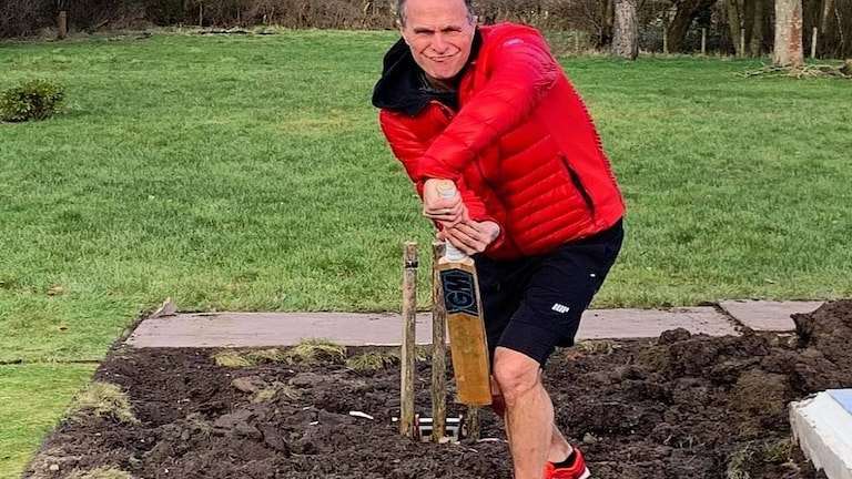 अहमदाबादच्या पिचवरुन मायकल वॉनने टीम इंडियाला पुन्हा डिवचलं Mumbai Tak