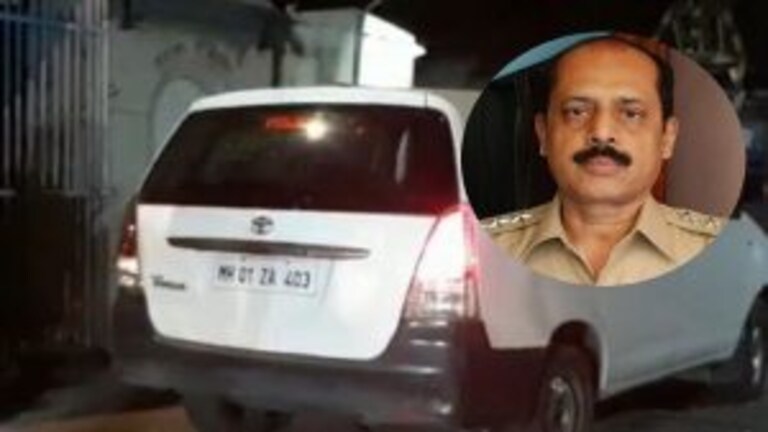 वाझेंची अटक आणि POLICE लिहिलेल्या Innova कारचा नेमका संबंध काय? Mumbai Tak