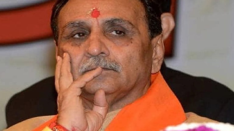 गुजरात : मुख्यमंत्री विजय रुपाणी यांचा राजीनामा; केंद्रीय आरोग्यमंत्र्यांचं नाव चर्चेत Mumbai Tak