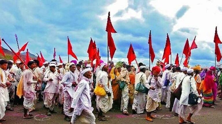 यंदाही पायी वारी नाहीच, देहू-आळंदी पालखीच्या प्रस्थान सोहळ्याला १०० जणांना परवानगी Mumbai Tak