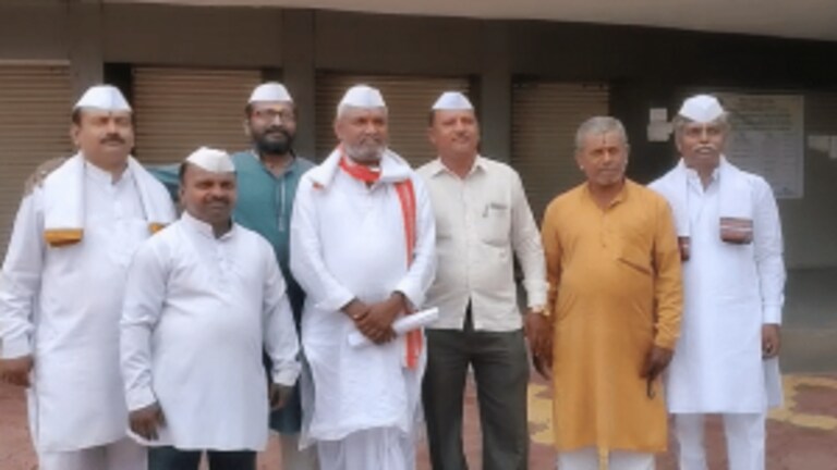 आषाढी वारी 2021: पायी वारीसाठी वारकरी आंदोलनाच्या पवित्र्यात Mumbai Tak