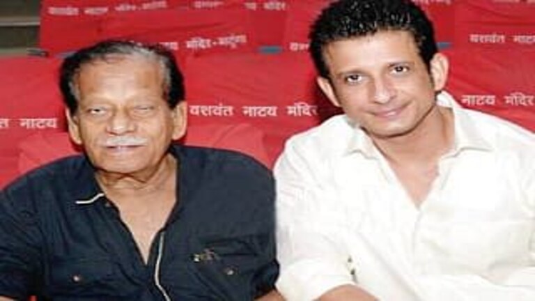 अभिनेता शरमन जोशीचे वडील अरविंद जोशी यांचं निधन Mumbai Tak