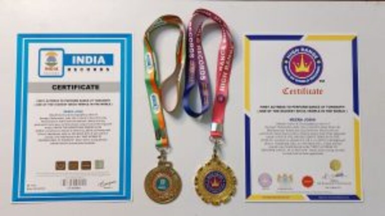 तुंगनाथ मंदिरासमोर अभिनेत्री मीरा जोशीचा जबरदस्त डान्स; इंडिया रेकॉर्डवर कोरलं नाव Mumbai Tak