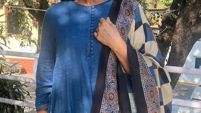 अभिनेत्री सोनाली कुलकर्णी करणार या प्रसिद्ध क्राईम शोचं होस्टिंग Mumbai Tak