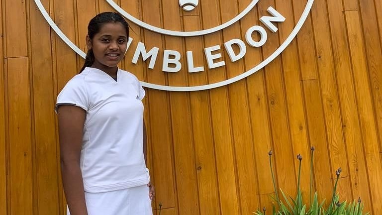 कोल्हापूरच्या ऐश्वर्याने रचला विक्रम; भारतातून 14 वर्षाखालील वयोगटात विम्बल्डनला खेळणारी एकमेव खेळाडू Mumbai Tak