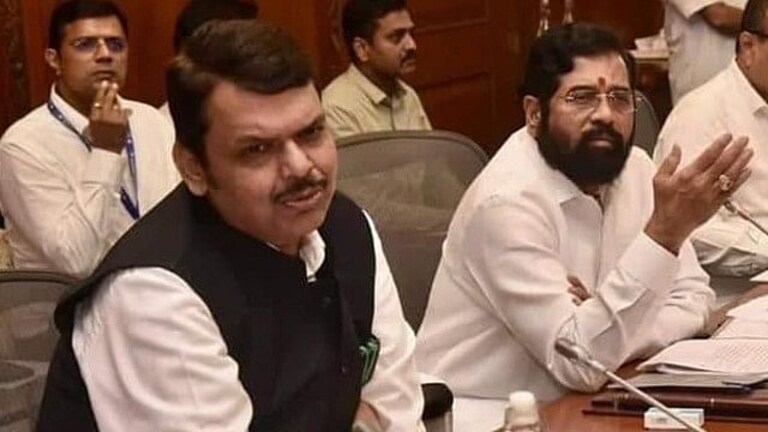 शिंदे-फडणवीसांचा औरंगाबाद दौरा विमानामुळे अचानक रद्द Mumbai Tak