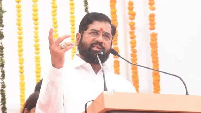 Eknath Shinde: महाराष्ट्राच्या मुख्यमंत्र्यांना कोर्टाचा दणका, ‘ते’ भूखंड पडणार महागात? Mumbai Tak
