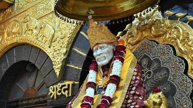 Shirdi: साईबाबांबद्दल वादग्रस्त वक्तव्य, ‘या’ स्वामीविरुद्ध गुन्हा दाखल Mumbai Tak