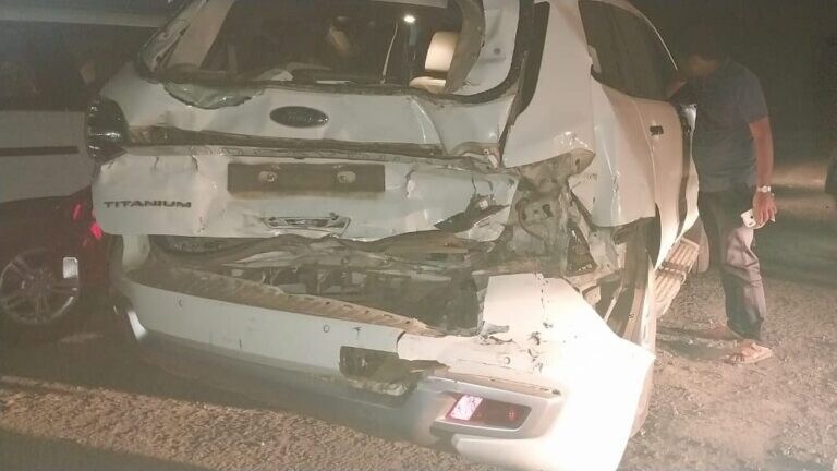 रामदास कदमांचे पुत्र आमदार योगेश कदमांच्या गाडीचा भीषण अपघात Mumbai Tak