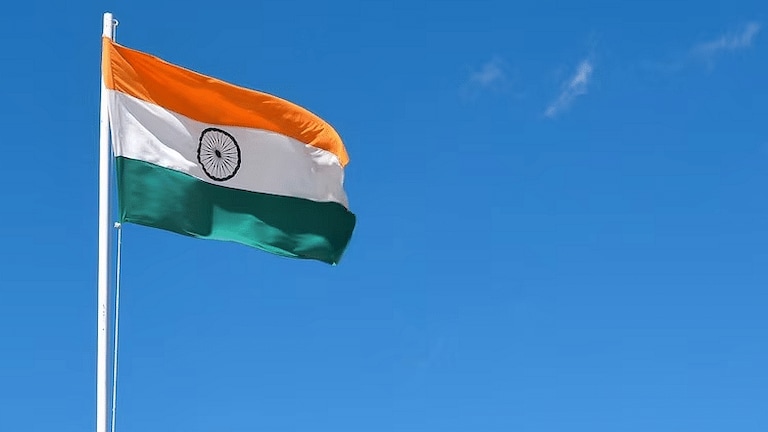 Republic Day 2023 : तिरंग्यातील केशरी-पांढरा-हिरवा या रंगांचा अर्थ काय? Mumbai Tak