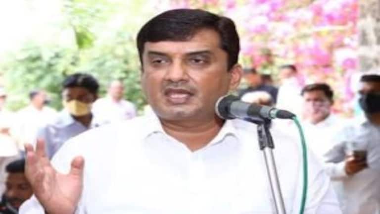 ‘माझ्यावर 14 केसेस केल्या, मी का क्रिमिनल आहे का? आता महाभारत होणार! महाडिकांचा इशारा Mumbai Tak