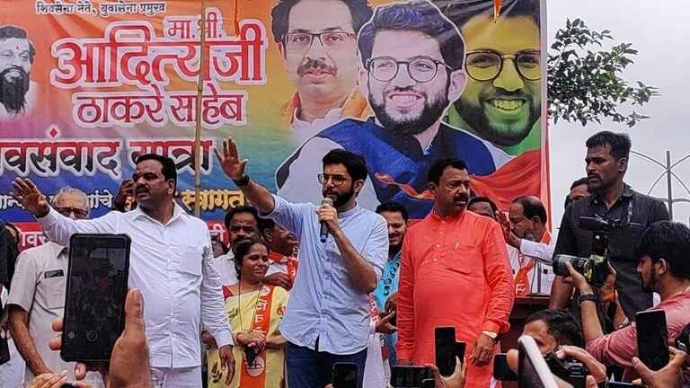 ‘…म्हणून आपल्यावर ही वेळ आलीये’; आदित्य ठाकरेंचा शिंदेंसह बंडखोर आमदारांवर घणाघात Mumbai Tak