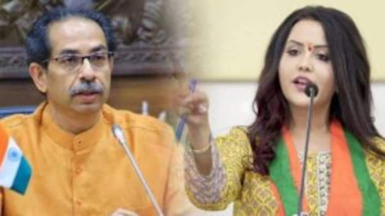 Amruta Fadnavis : “कशी नशिबाने थट्टा आज मांडली” गाणं ऐकून उद्धवजींचाच चेहरा समोर आला Mumbai Tak