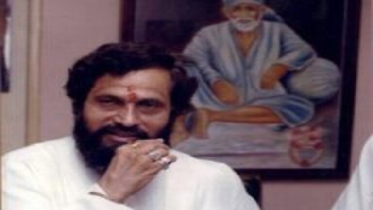 Dharmaveer Anand Dighe :धर्मवीर आनंद दिघे यांची ‘आर्माडा’ बघितलीत का? Mumbai Tak