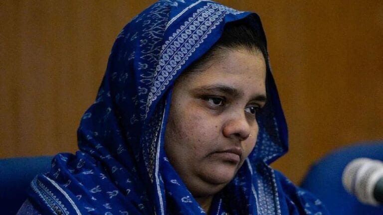 ‘न्याय व्यवस्थेवरील विश्वासालाही तडा गेला’; ११ आरोपींच्या सुटकेनंतर बिलकिस बानोंना भावना अनावर Mumbai Tak