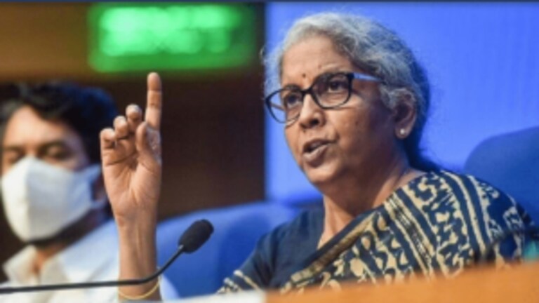 Nirmala Sitharaman : पाच अर्थसंकल्प मांडणाऱ्या अर्थमंत्र्यांचं शिक्षण काय? Mumbai Tak