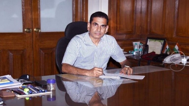 ED चा फास BMC पर्यंत : आयुक्त इक्बालसिंह चहल रडारवर; चौकशीसाठी समन्स Mumbai Tak