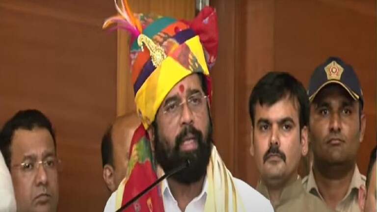 “गद्दार कोण आणि खुद्दार कोण महाराष्ट्राला माहित आहे” मुख्यमंत्री एकनाथ शिंदेंचं उद्धव ठाकरेंना उत्तर Mumbai Tak