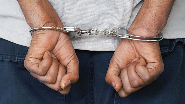 Kalyan Crime : वय २२ अन् दाखल गुन्हे ८०! पोलिसांसाठी बनला मोस्ट वॉन्टेड आरोपी Mumbai Tak