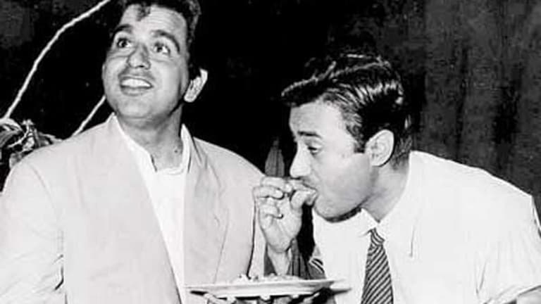 Bollywood च्या ‘ट्रॅजिडी किंग’ ची एग्झिट, पाहा दिलीप कुमार यांच्या खास आठवणी Mumbai Tak