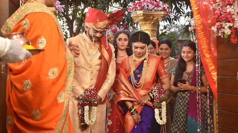 ‘चंद्र आहे साक्षीला’ मालिकेत स्वाती-संग्राम अडकणार लग्नाच्या बेडीत Mumbai Tak